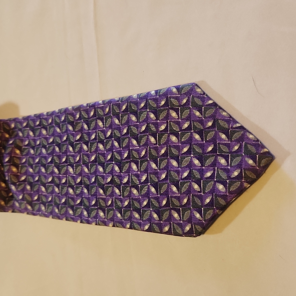 Purple Silk Geoffrey Beene Tie